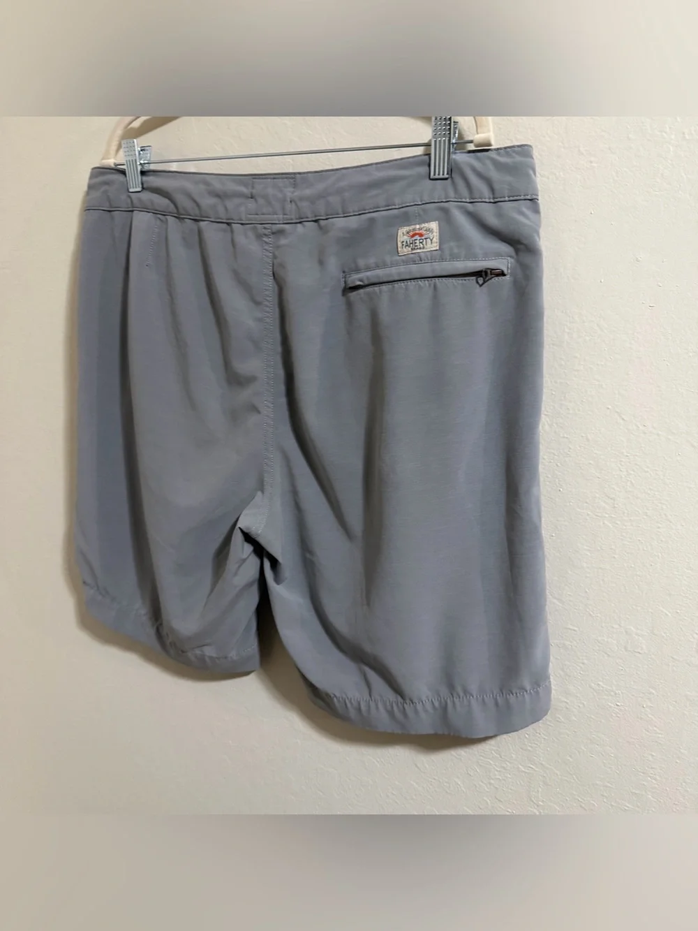 Faherty All Day Shorts Mens 34 Ice Grey Hybrid Swim Tech Stretch Flat Front